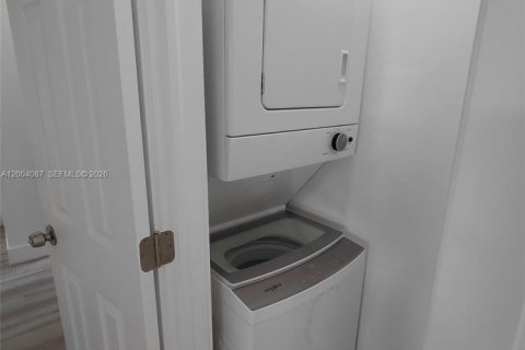 Apartment in Hialeah, Florida 3 bedrooms, 78.69 sq.m. № 2068296 - photo 5