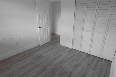 Apartment in Hialeah, Florida 3 bedrooms, 78.69 sq.m. № 2068296 - photo 10