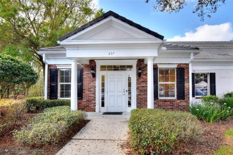 Immobilier commercial à Brandon, Floride 373.1 m2 № 2296609