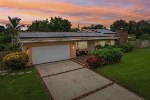 Villa ou maison à Saint Petersburg, Floride 3 chambres, 230.4 m2 № 2419685