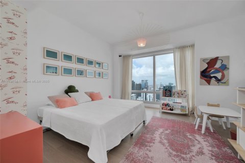 Condo in Miami, Florida, 3 bedrooms  № 2012611 - photo 27