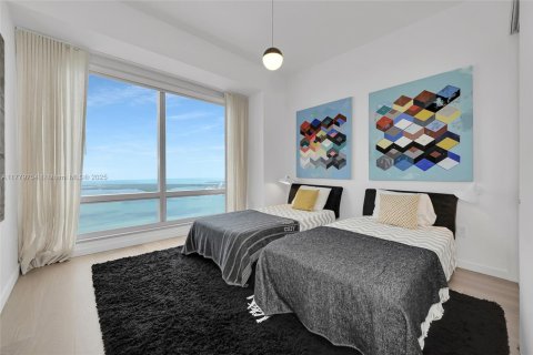 Condo in Miami, Florida, 3 bedrooms  № 2012611 - photo 18