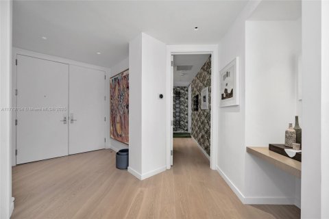 Condo in Miami, Florida, 3 bedrooms  № 2012611 - photo 4