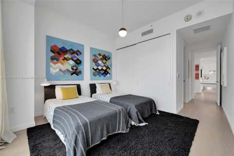 Condo in Miami, Florida, 3 bedrooms  № 2012611 - photo 19