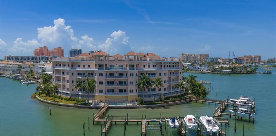 Condo in Clearwater, Florida, 3 bedrooms № 2210156