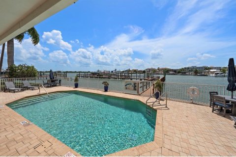 Condo in Clearwater, Florida, 3 bedrooms № 2210156 - photo 4