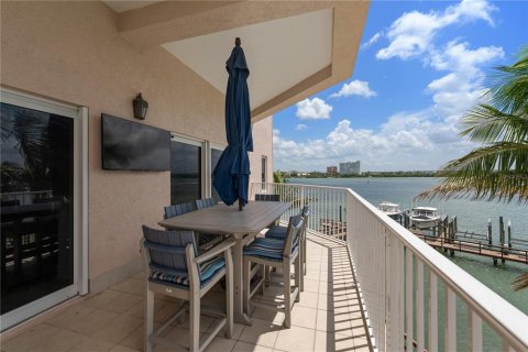 Condo in Clearwater, Florida, 3 bedrooms № 2210156 - photo 27
