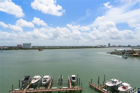 Condo in Clearwater, Florida, 3 bedrooms № 2210156 - photo 3