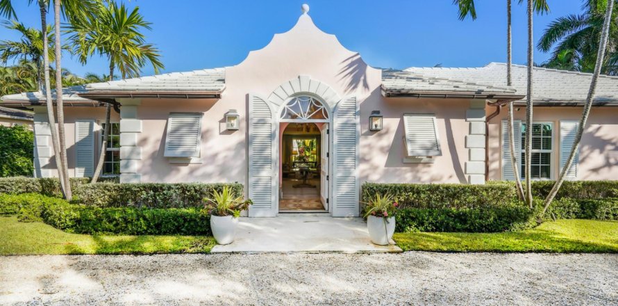 House in Palm Beach, Florida 3 bedrooms, 254.37 sq.m. № 2392851