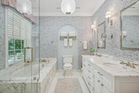 House in Palm Beach, Florida 3 bedrooms, 254.37 sq.m. № 2392851 - photo 11