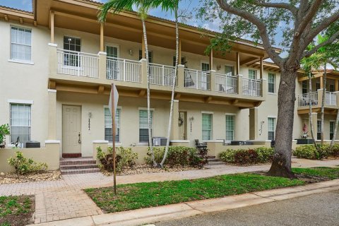 Townhouse in Boynton Beach, Florida 3 bedrooms, 155.89 sq.m. № 2402482 - photo 2