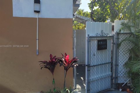 Appartement à louer à North Bay Village, Floride: 1 chambre, 41.81 m2 № 1999521 - photo 3