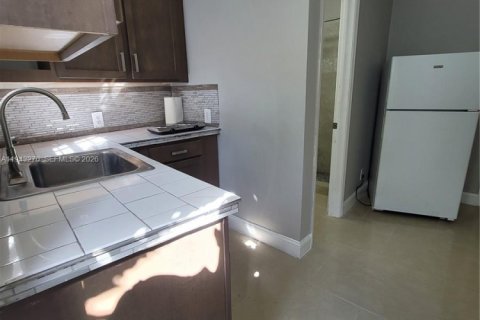 Appartement à louer à North Bay Village, Floride: 1 chambre, 41.81 m2 № 1999521 - photo 8