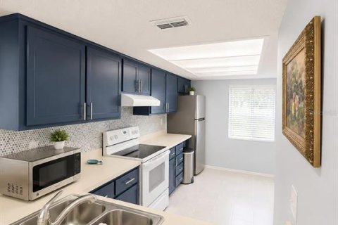 Condo in Oldsmar, Florida, 2 bedrooms № 2206562 - photo 9