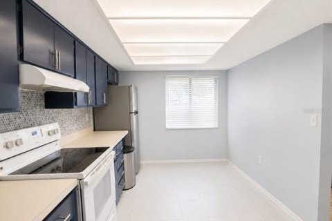 Condo in Oldsmar, Florida, 2 bedrooms № 2206562 - photo 8