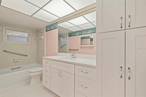 Copropriété à vendre à Saint Petersburg, Floride: 2 chambres, 149.11 m2 № 1913477 - photo 29