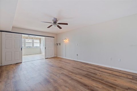 Copropriété à vendre à Saint Petersburg, Floride: 2 chambres, 149.11 m2 № 1913477 - photo 19