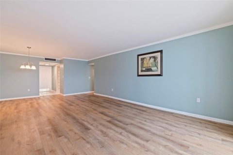 Copropriété à vendre à Saint Petersburg, Floride: 2 chambres, 149.11 m2 № 1913477 - photo 17