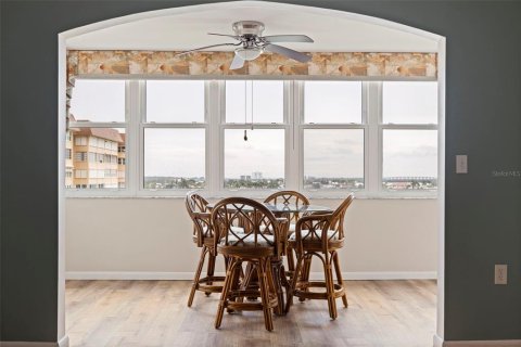 Copropriété à vendre à Saint Petersburg, Floride: 2 chambres, 149.11 m2 № 1913477 - photo 11