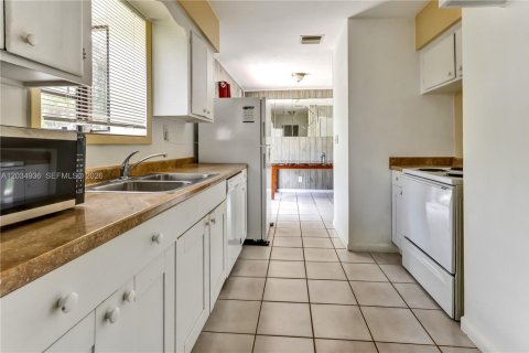Casa en venta en Sunrise, Florida, 3 dormitorios, 99.68 m2 № 2087864 - foto 10