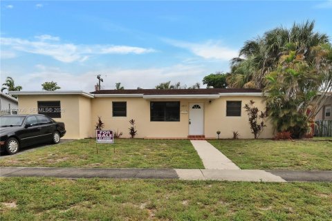Casa en Sunrise, Florida 3 dormitorios, 99.68 m2 № 2087864