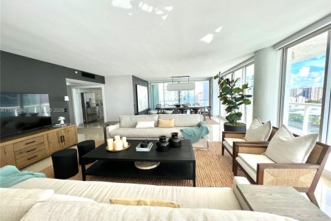 Снять в аренду кондоминиум в Санни-Айлс-Бич, Флорида 3 спальни, 217.39м2, № 2004997 - фото 10