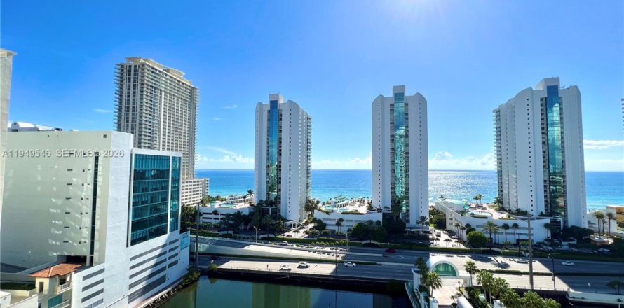 Кондоминиум с 3 спальнями в Санни-Айлс-Бич, Флорида № 2004997