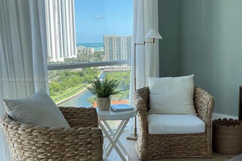 Снять в аренду кондоминиум в Санни-Айлс-Бич, Флорида 3 спальни, 217.39м2, № 2004997 - фото 15