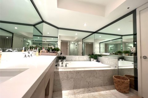 Снять в аренду кондоминиум в Санни-Айлс-Бич, Флорида 3 спальни, 217.39м2, № 2004997 - фото 16