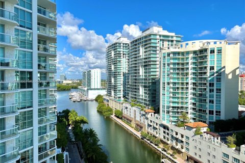 Снять в аренду кондоминиум в Санни-Айлс-Бич, Флорида 3 спальни, 217.39м2, № 2004997 - фото 3