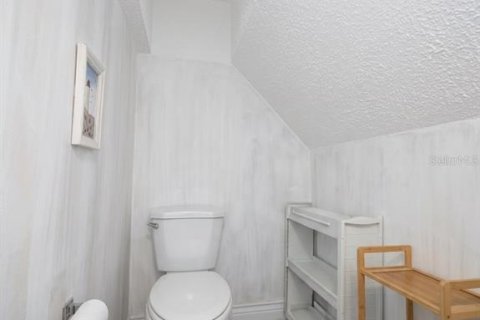 Condo in New Port Richey, Florida, 2 bedrooms № 2104528 - photo 6