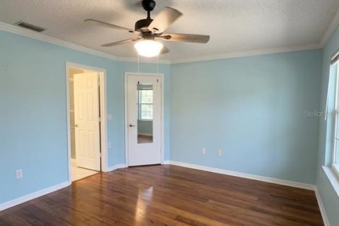Condo in New Port Richey, Florida, 2 bedrooms № 2104528 - photo 14
