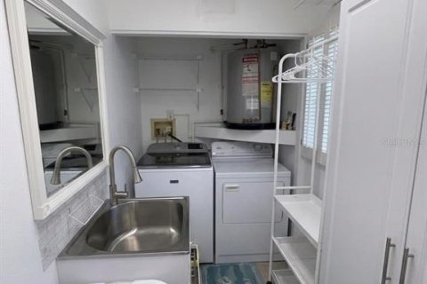 Condo in New Port Richey, Florida, 2 bedrooms № 2104528 - photo 27