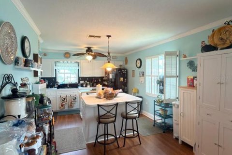Condo in New Port Richey, Florida, 2 bedrooms № 2104528 - photo 9