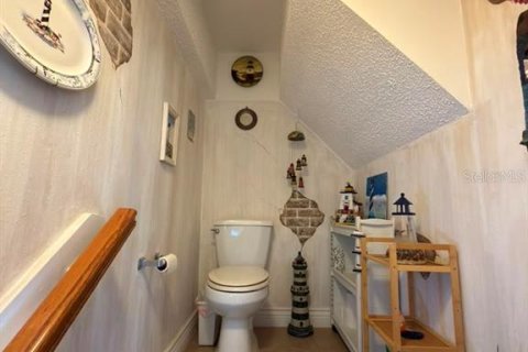 Condo in New Port Richey, Florida, 2 bedrooms № 2104528 - photo 5