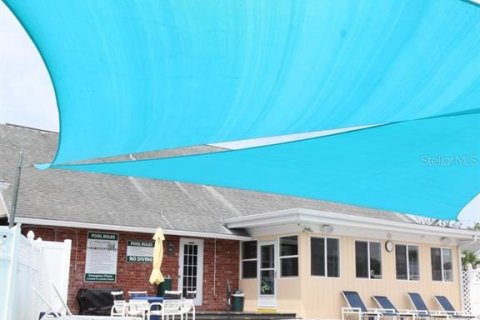 Condo in New Port Richey, Florida, 2 bedrooms № 2104528 - photo 30