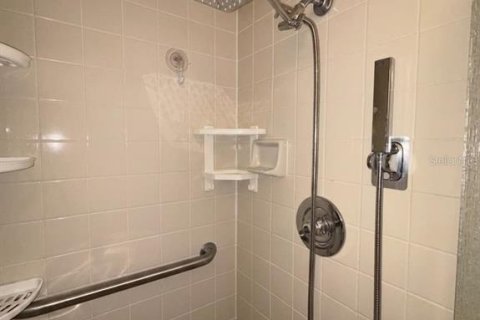 Condo in New Port Richey, Florida, 2 bedrooms № 2104528 - photo 15