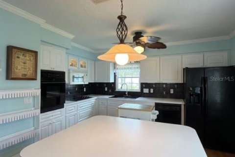 Condo in New Port Richey, Florida, 2 bedrooms № 2104528 - photo 7