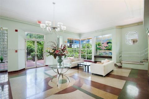 Condo in Miami Beach, Florida, 1 bedroom  № 1867276 - photo 1