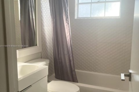 Casa en venta en Doral, Florida, 3 dormitorios, 98.85 m2 № 1861578 - foto 12