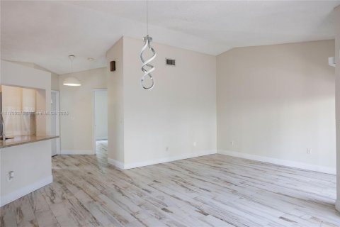 Casa en venta en Doral, Florida, 3 dormitorios, 98.85 m2 № 1861578 - foto 17