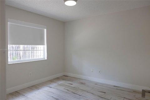 Casa en venta en Doral, Florida, 3 dormitorios, 98.85 m2 № 1861578 - foto 20