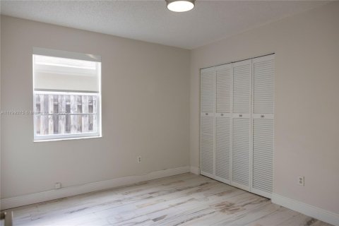 Casa en venta en Doral, Florida, 3 dormitorios, 98.85 m2 № 1861578 - foto 21