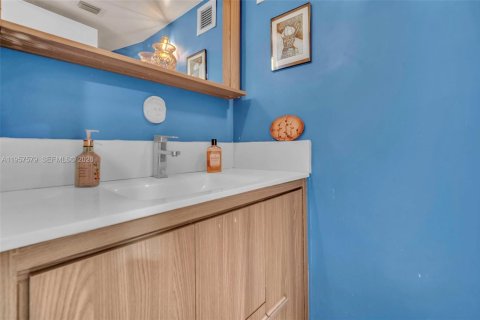 Condominio en venta en Fort Lauderdale, Florida, 2 dormitorios, 125.42 m2 № 2019831 - foto 20