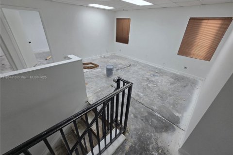 Propiedad comercial en venta en Sunrise, Florida № 1980825 - foto 10