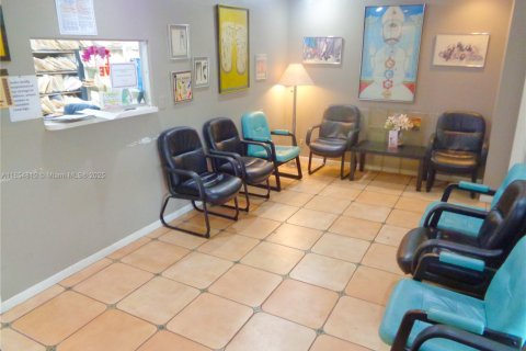 Propiedad comercial en venta en Sunrise, Florida № 1980825 - foto 24