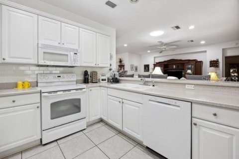 House in Summerfield, Florida 2 bedrooms, 146.32 sq.m. № 1798462 - photo 14