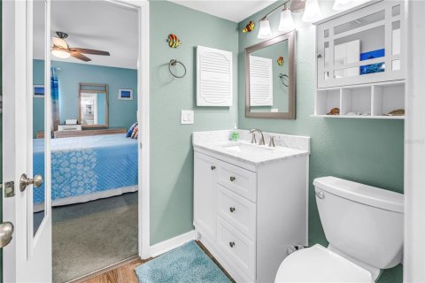 Condo in Saint Petersburg, Florida, 2 bedrooms  № 2222429 - photo 20