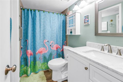 Condo in Saint Petersburg, Florida, 2 bedrooms  № 2222429 - photo 21