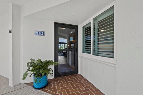 Condo in Longboat Key, Florida, 2 bedrooms  № 2288011 - photo 4